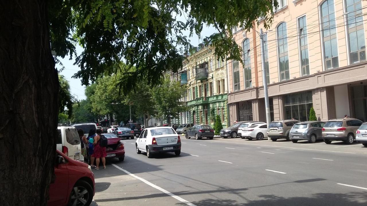 Apartment On Velyka Arnauts'Ka Str Odessa Exterior photo